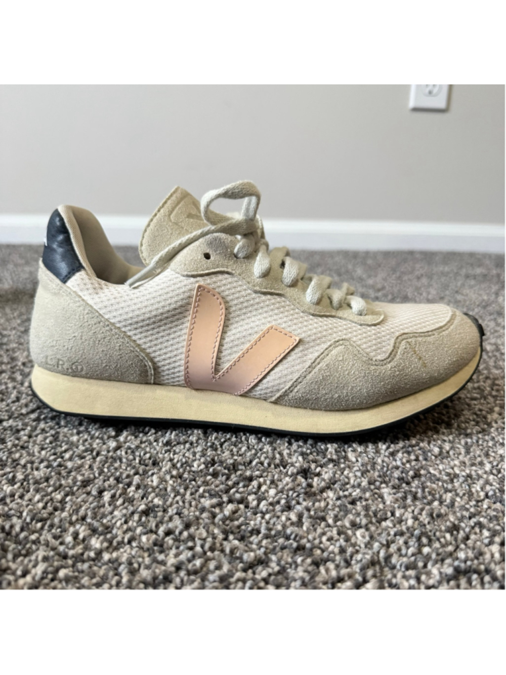 Women's Veja SDU J-Mesh Sneakers Size 8 - White Beige Pink - Picture 4 of 10